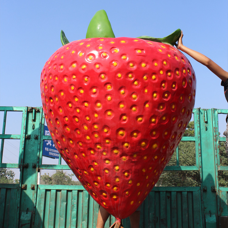 草莓雕塑