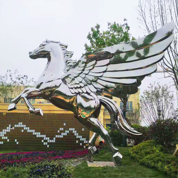 河北邯郸-高4.7米  不锈钢天马雕塑