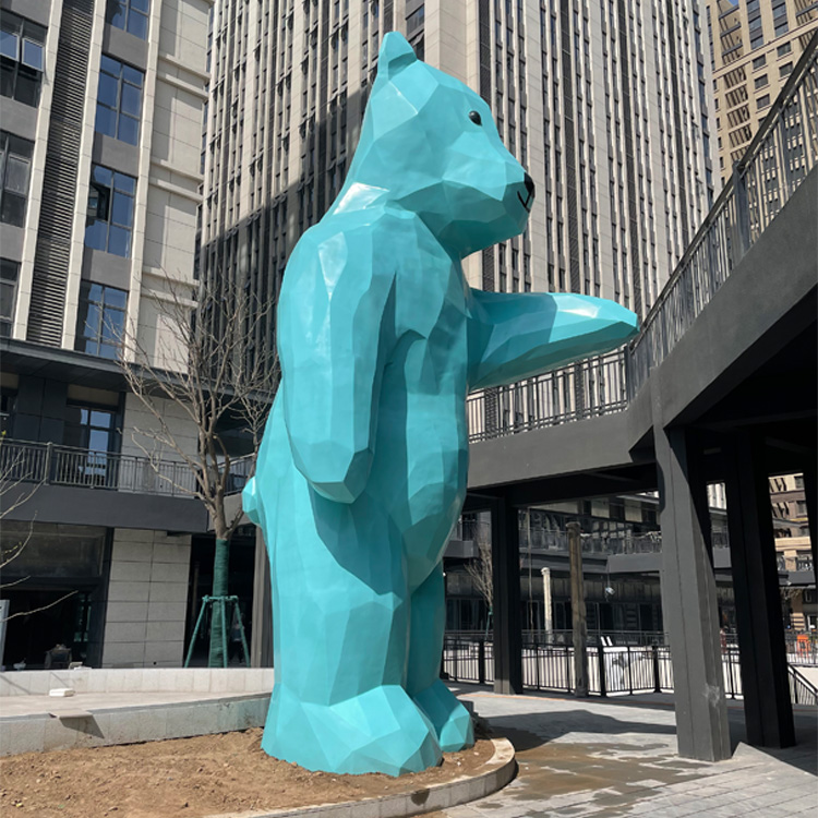 甘肃兰州-高8.8米  大型玻璃钢切面熊雕塑